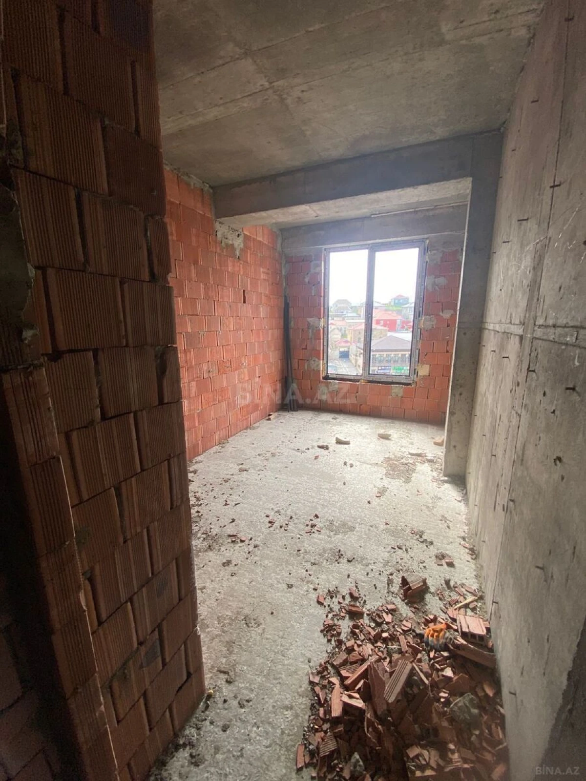 Satılır 3 otaqlı mənzil 85.7 m²