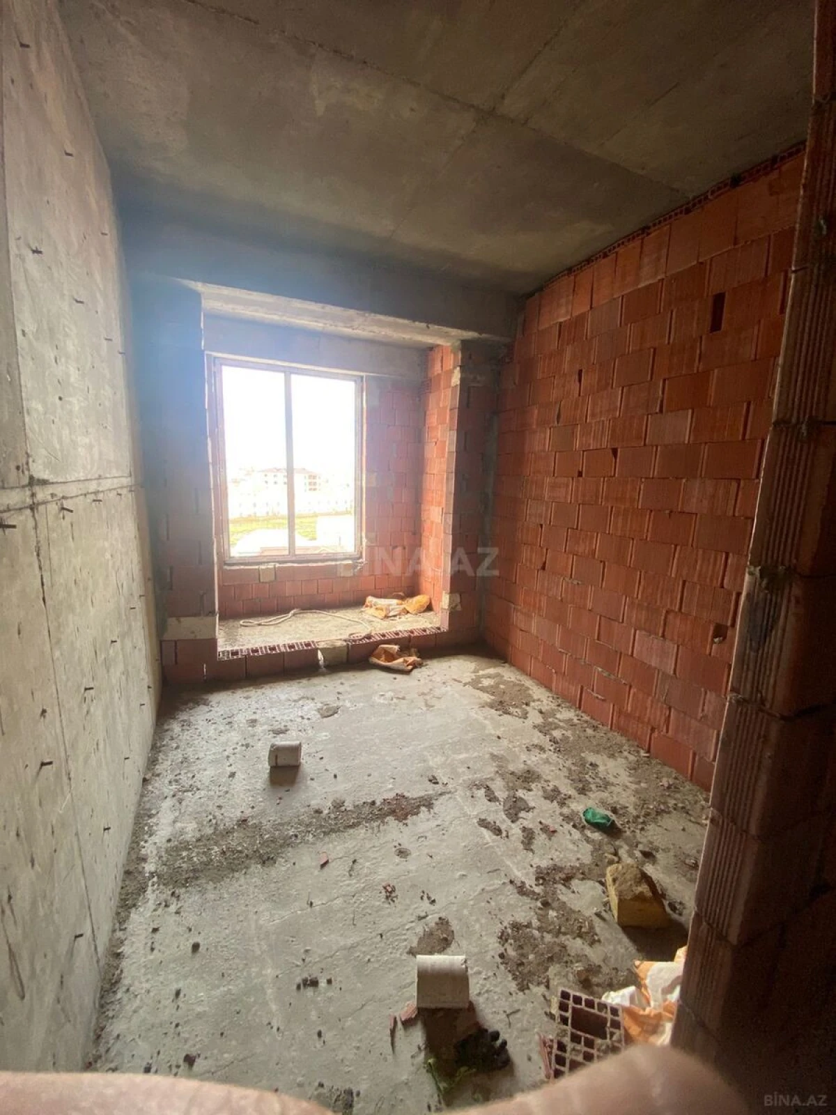 Satılır 3 otaqlı mənzil 85.7 m²