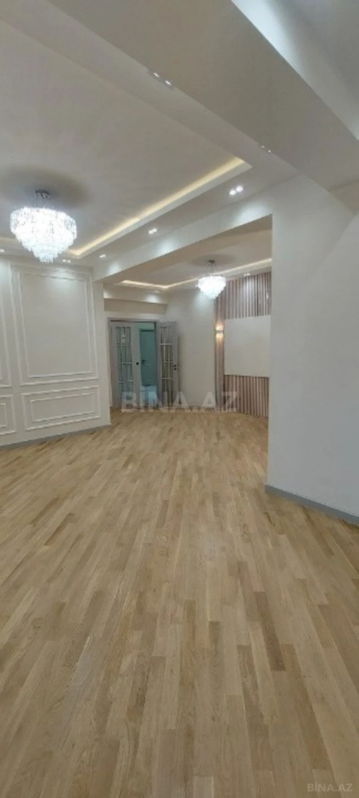 Satılır 4 otaqlı mənzil 193 m²