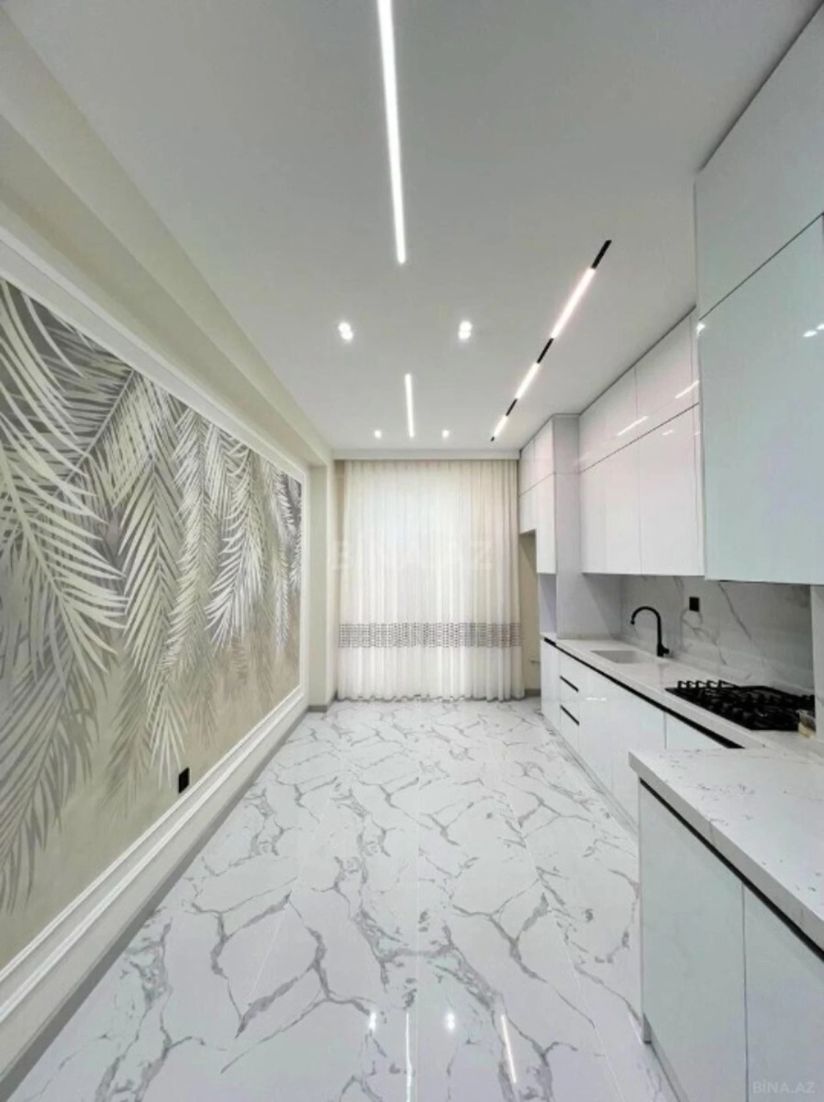 Satılır 4 otaqlı mənzil 193 m²