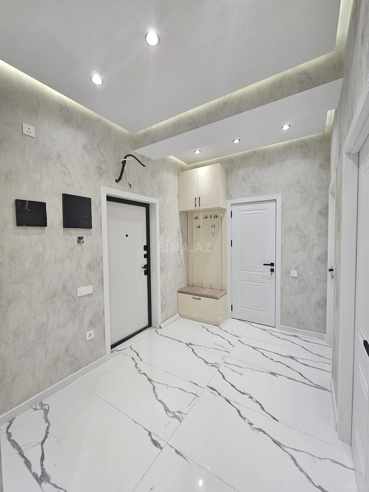 Satılır 2 otaqlı mənzil 77 m²