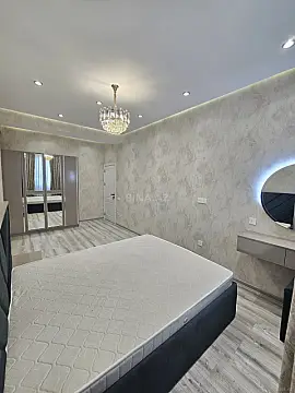Satılır 2 otaqlı mənzil 77 m²