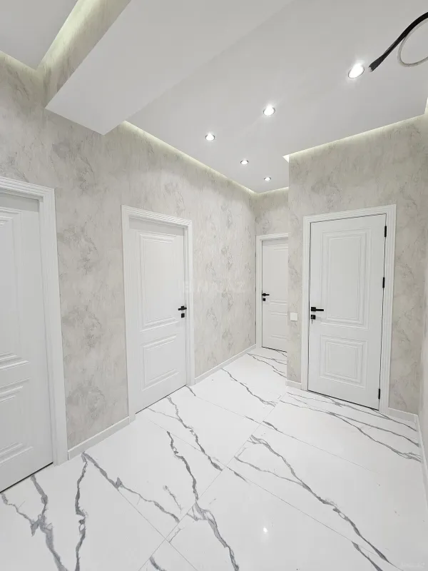 Satılır 2 otaqlı mənzil 77 m²