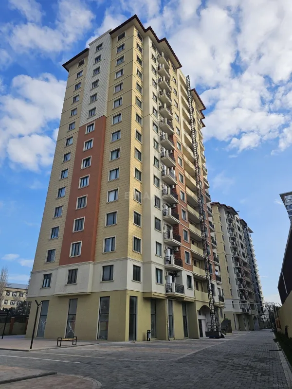 Satılır 2 otaqlı mənzil 77 m²