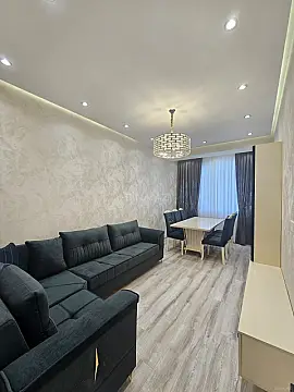 Satılır 2 otaqlı mənzil 77 m²