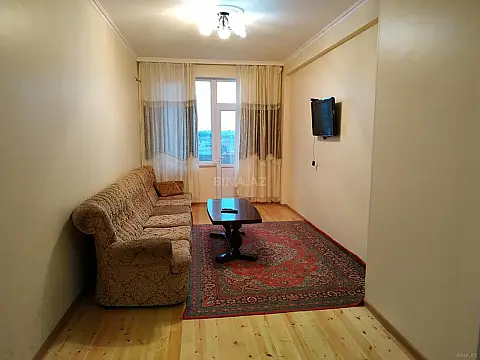 Kirayə verilir 2 otaqlı mənzil 70 m²