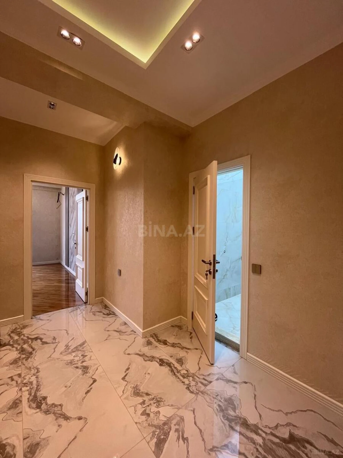 Satılır 2 otaqlı mənzil 80 m²