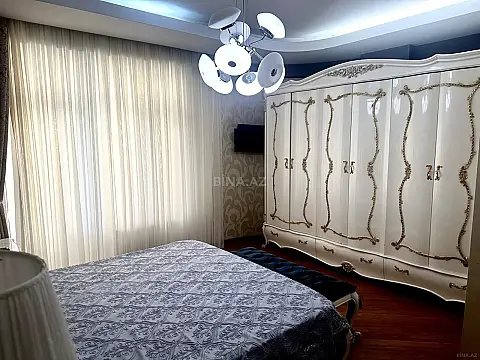 Satılır 3 otaqlı mənzil 170 m²