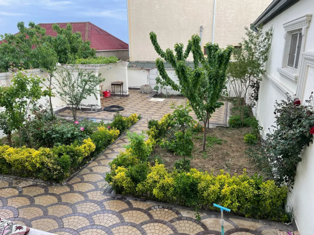 Satılır 6 otaqlı həyət evi 150 m²
