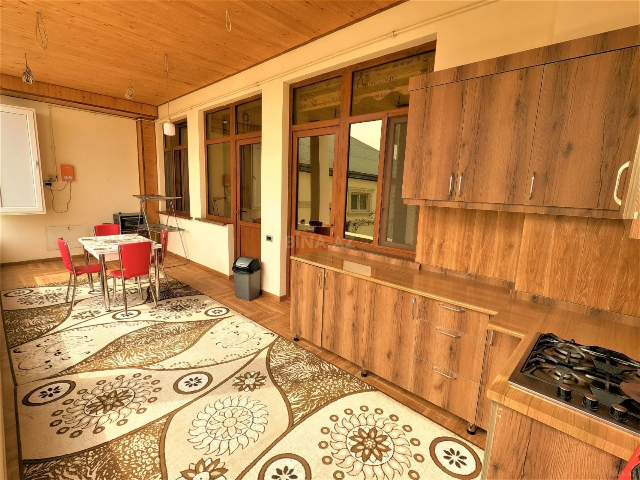 Satılır 6 otaqlı həyət evi 150 m²