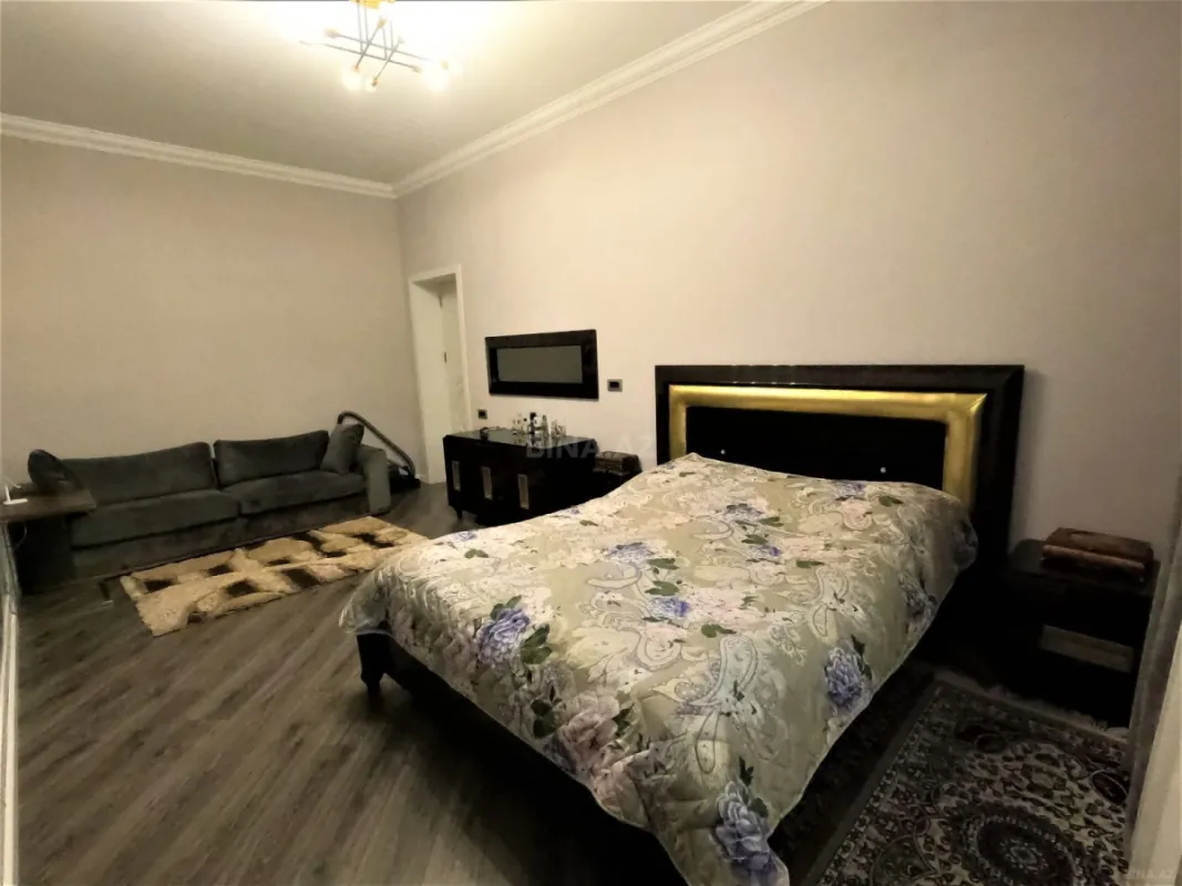 Satılır 6 otaqlı həyət evi 150 m²
