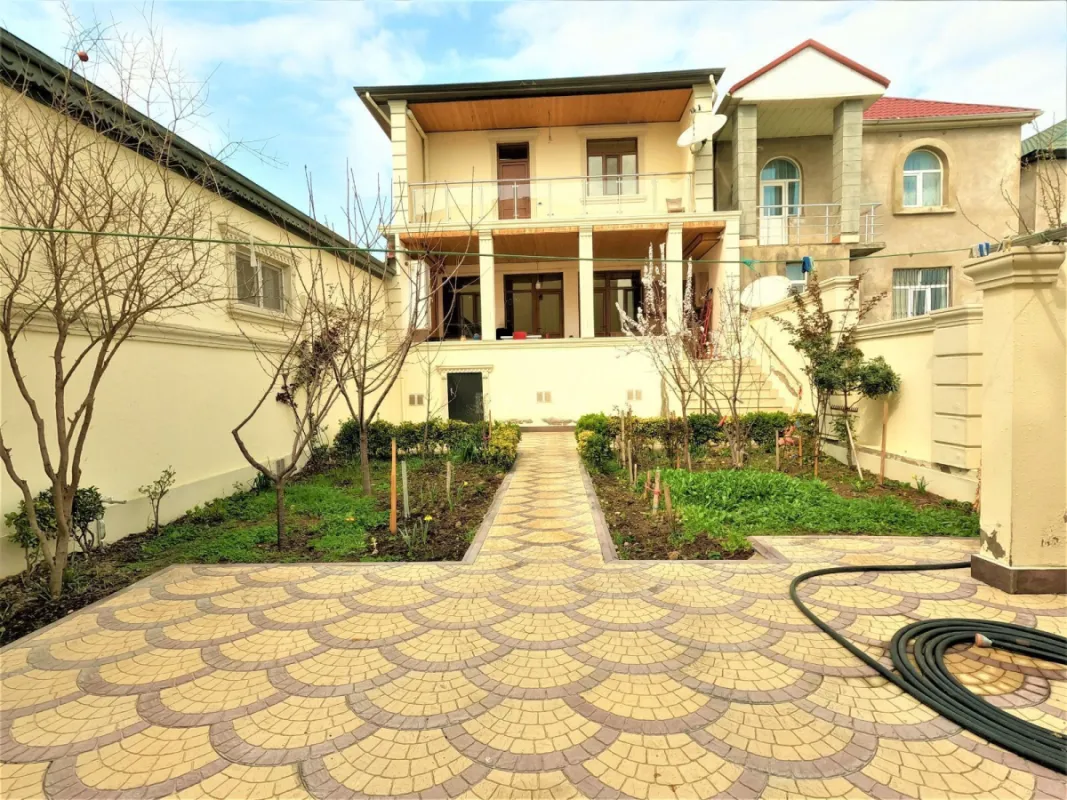 Satılır 6 otaqlı həyət evi 150 m²