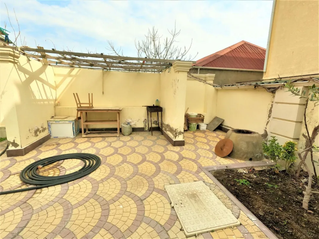 Satılır 6 otaqlı həyət evi 150 m²