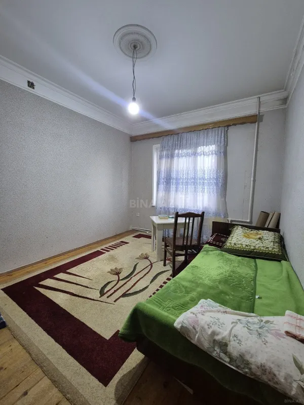 Satılır 5 otaqlı mənzil 120 m²