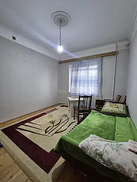 Satılır 5 otaqlı mənzil 120 m²