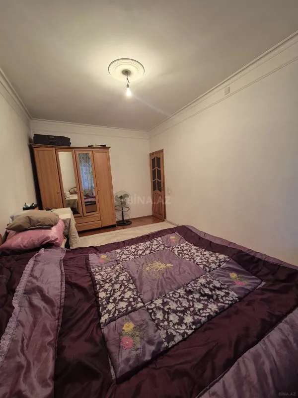 Satılır 5 otaqlı mənzil 120 m²