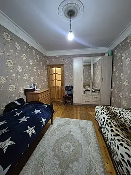 Satılır 5 otaqlı mənzil 120 m²