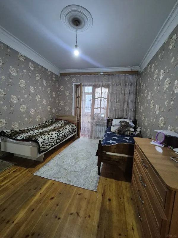 Satılır 5 otaqlı mənzil 120 m²