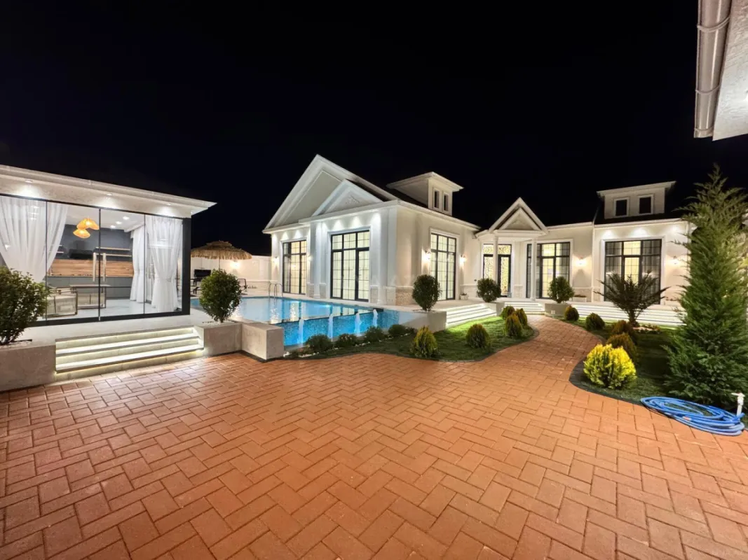 Satılır 4 otaqlı həyət evi 208 m²