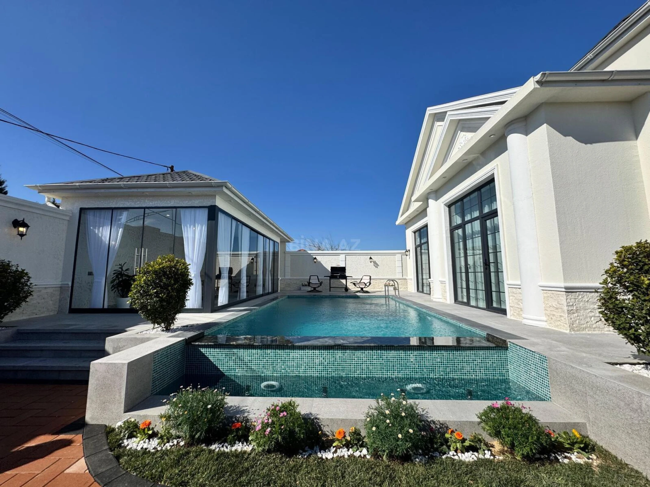 Satılır 4 otaqlı həyət evi 208 m²