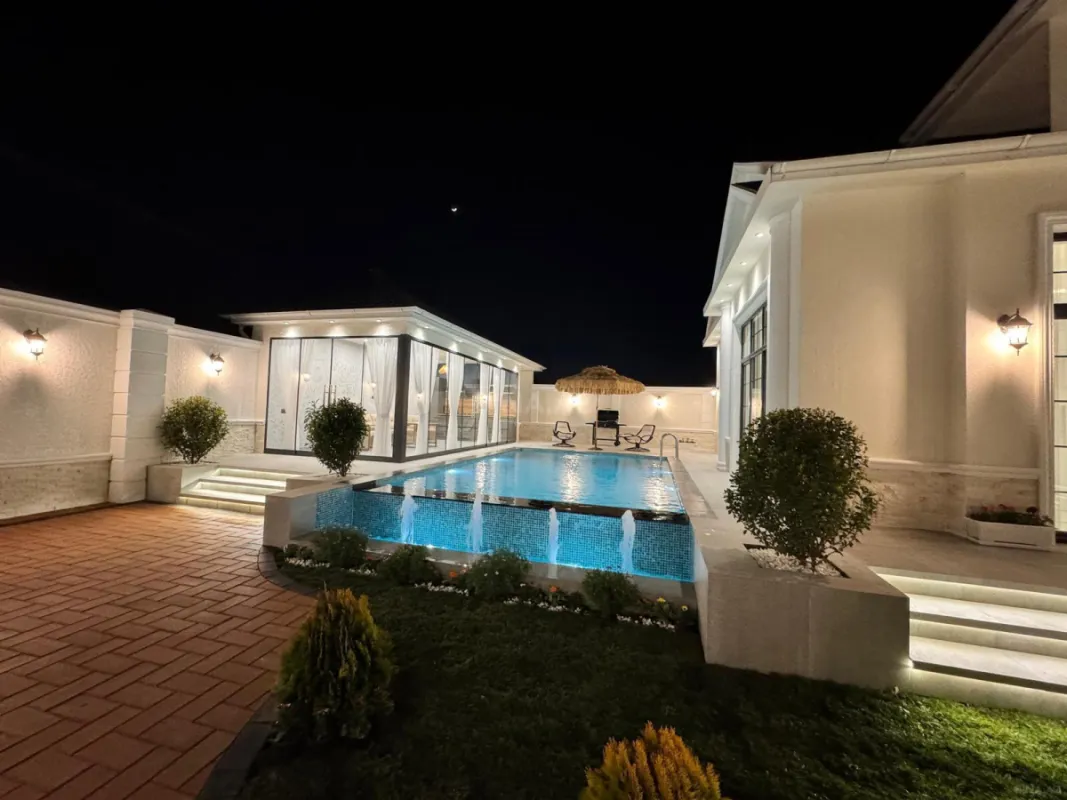 Satılır 4 otaqlı həyət evi 208 m²