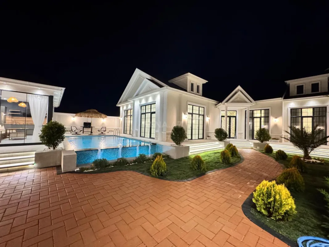 Satılır 4 otaqlı həyət evi 208 m²