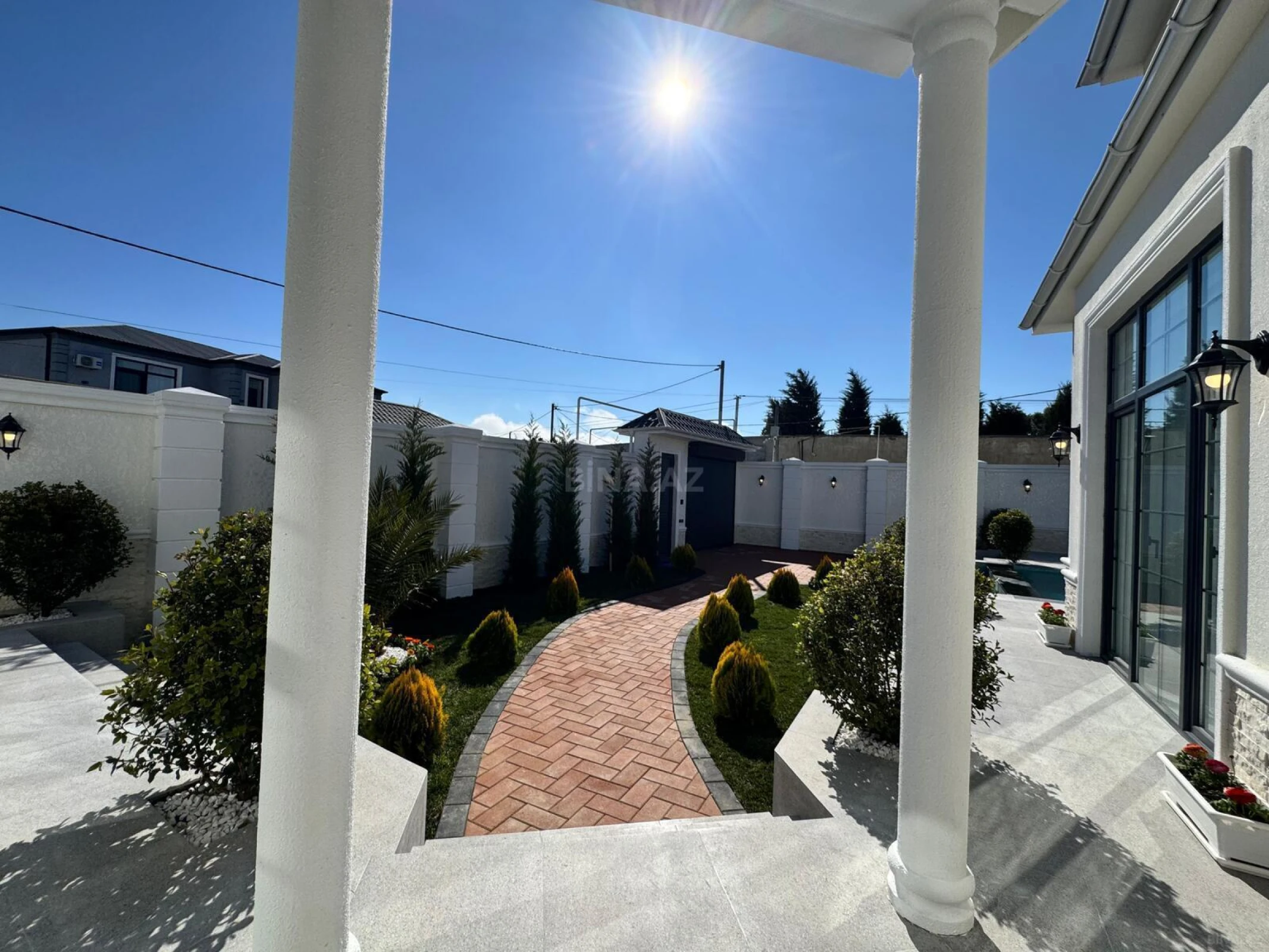 Satılır 4 otaqlı həyət evi 208 m²