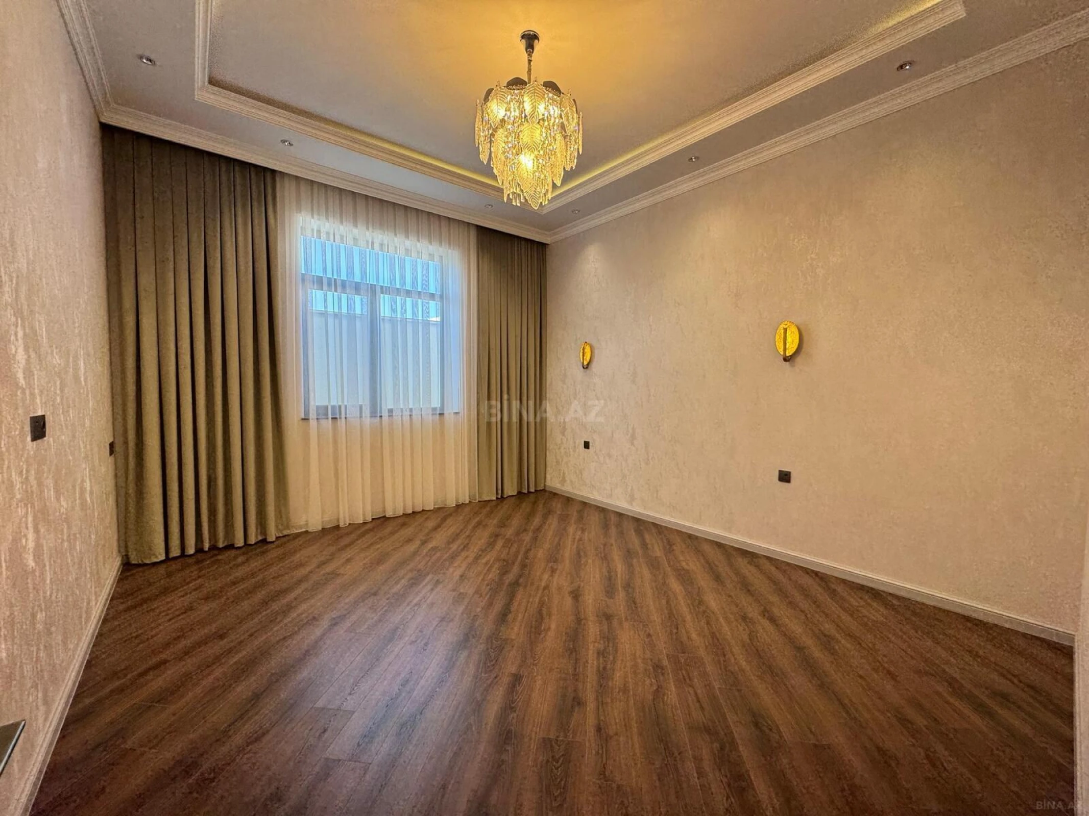 Satılır 4 otaqlı həyət evi 208 m²