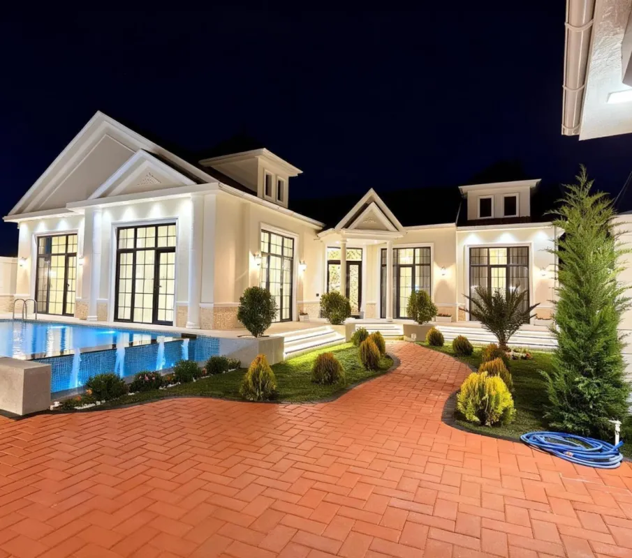 Satılır 4 otaqlı həyət evi 208 m²