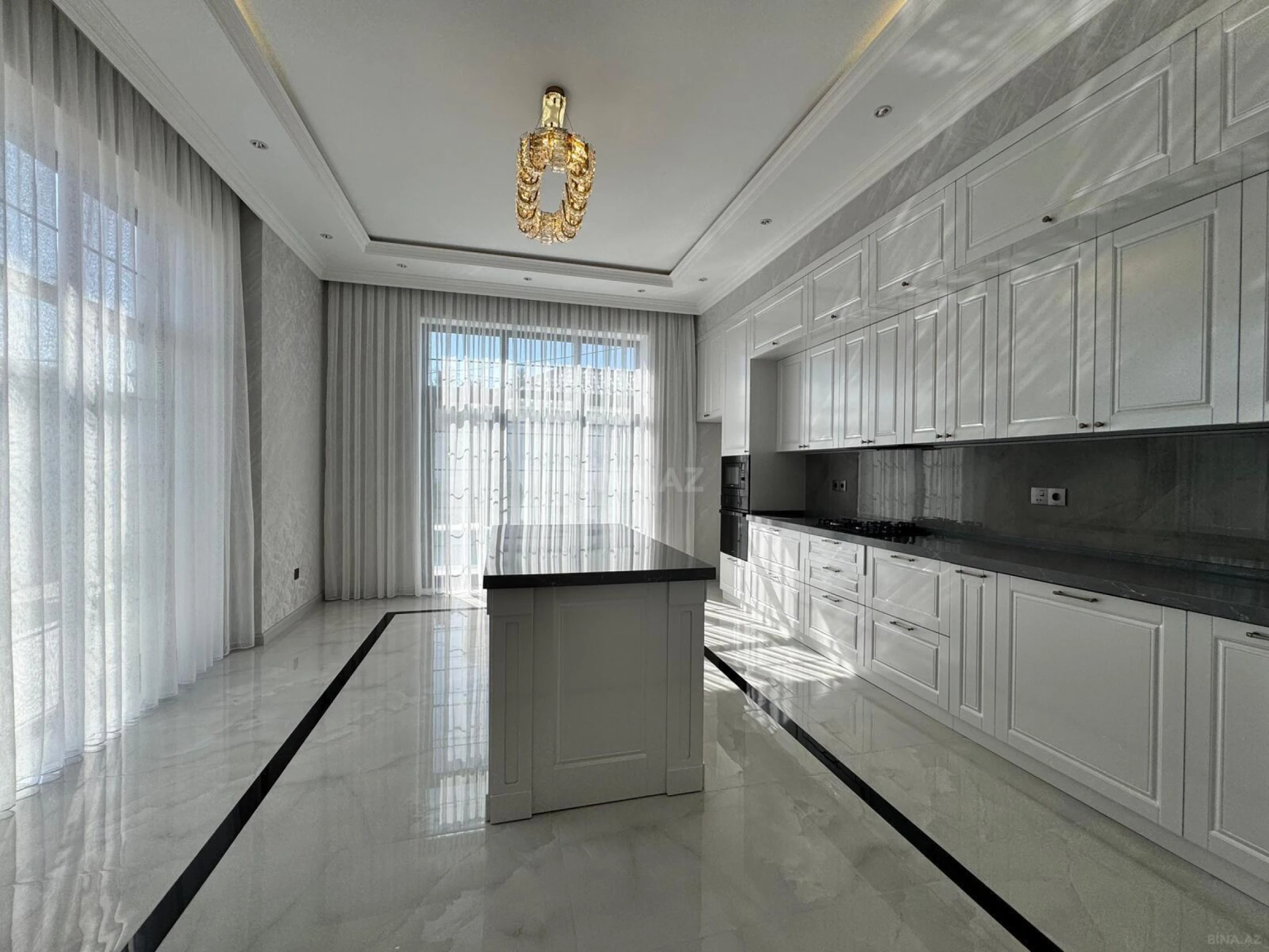 Satılır 4 otaqlı həyət evi 208 m²