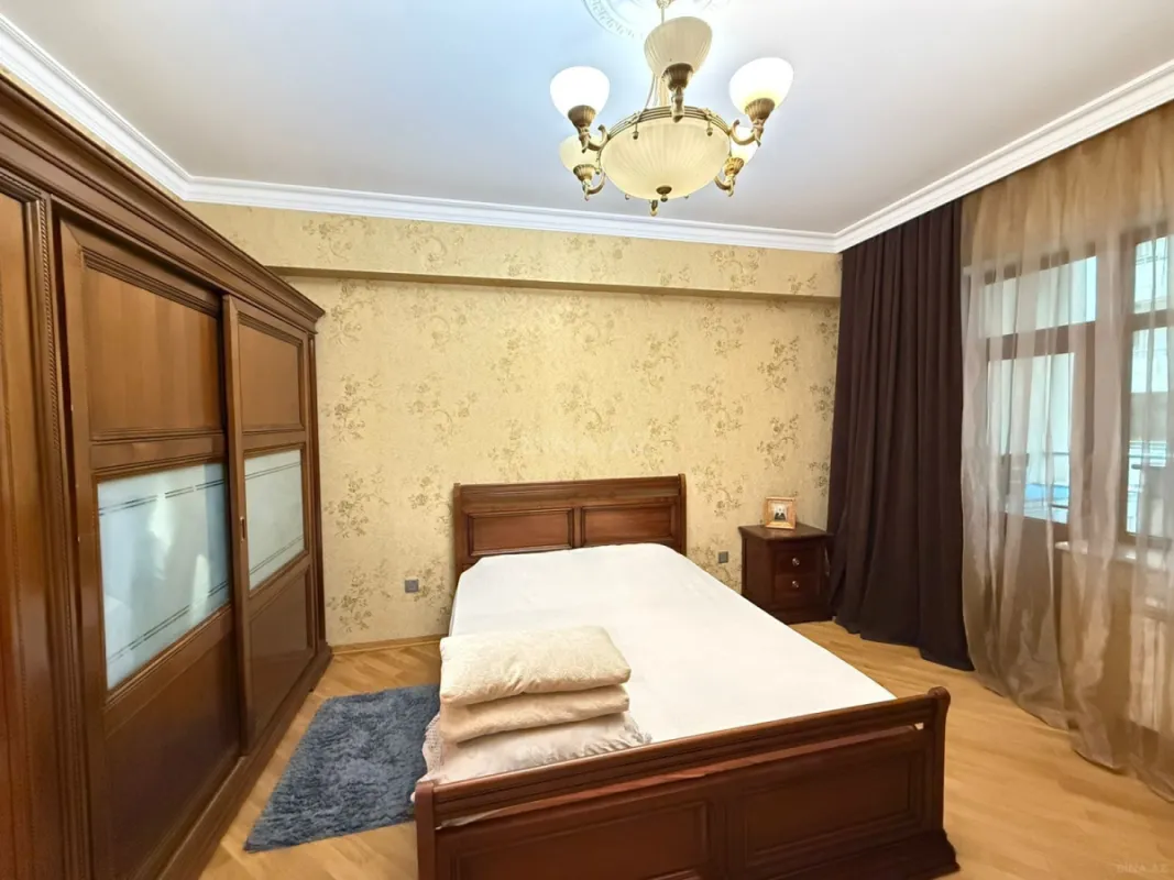 Satılır 2 otaqlı mənzil 110 m²