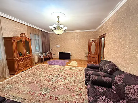 Satılır 2 otaqlı mənzil 110 m²
