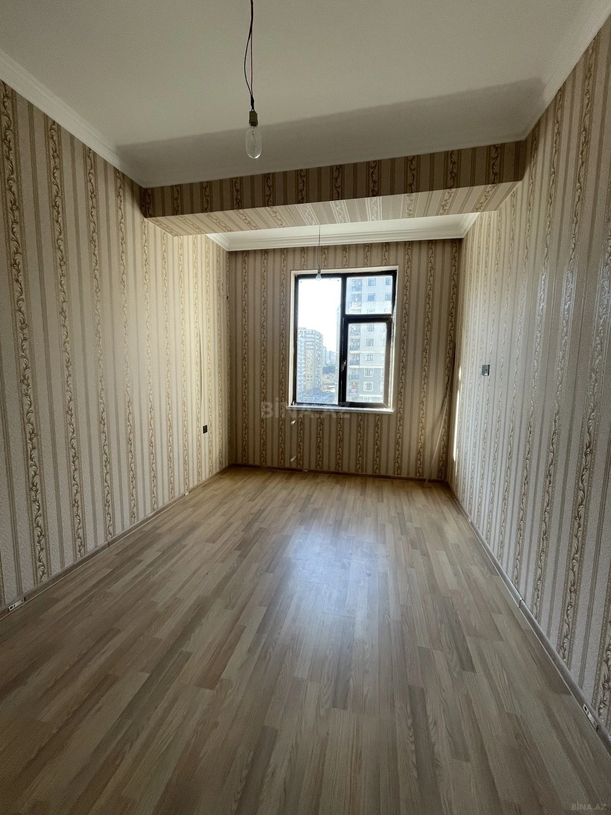 Satılır 3 otaqlı mənzil 111 m²
