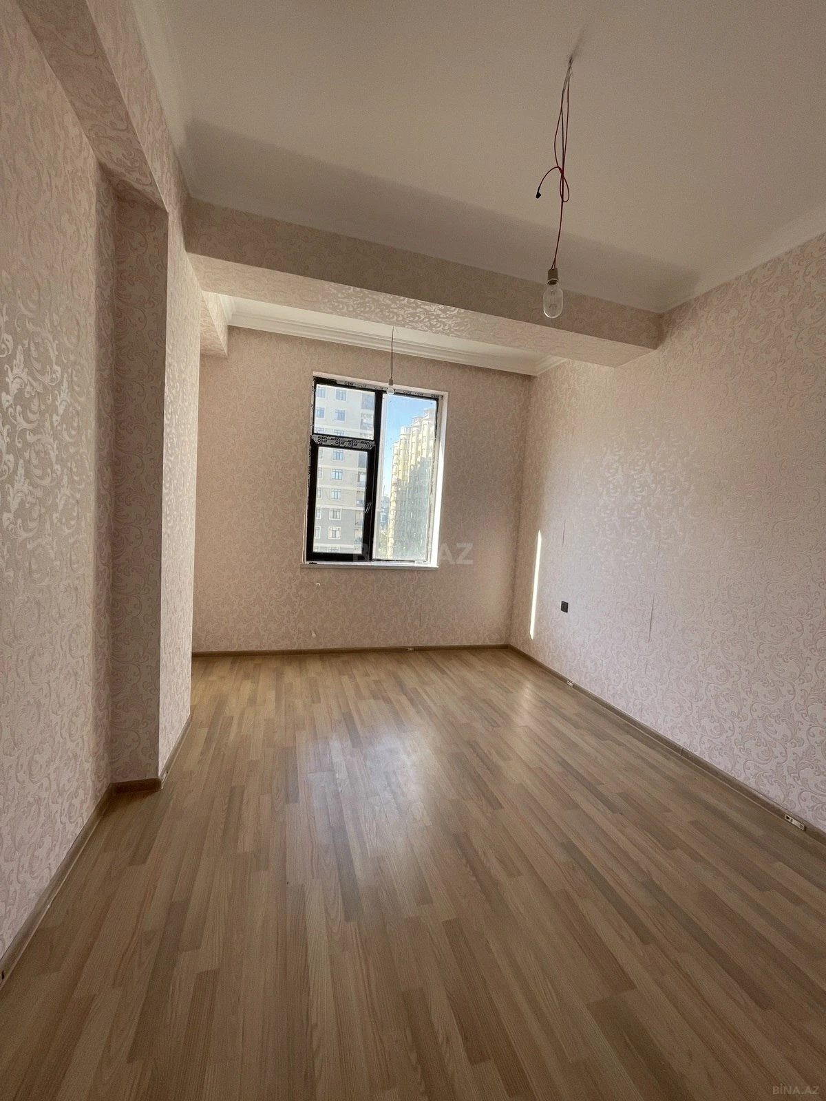 Satılır 3 otaqlı mənzil 111 m²