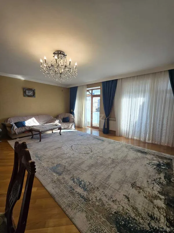 Kirayə verilir 3 otaqlı mənzil 110 m²