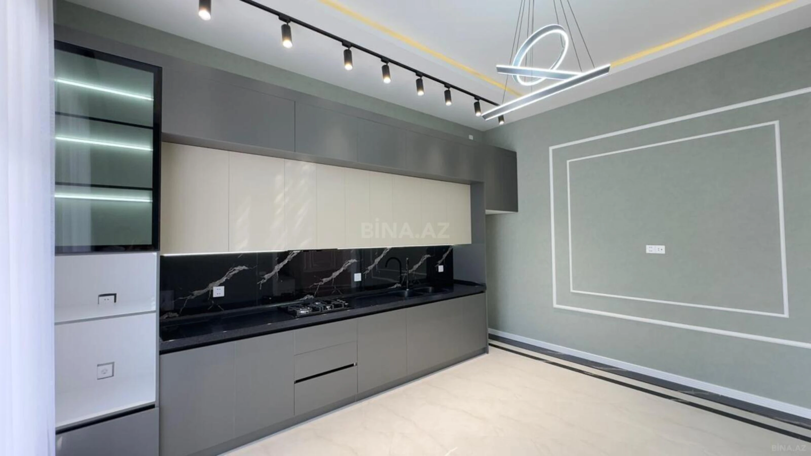 Satılır 5 otaqlı həyət evi 240 m²