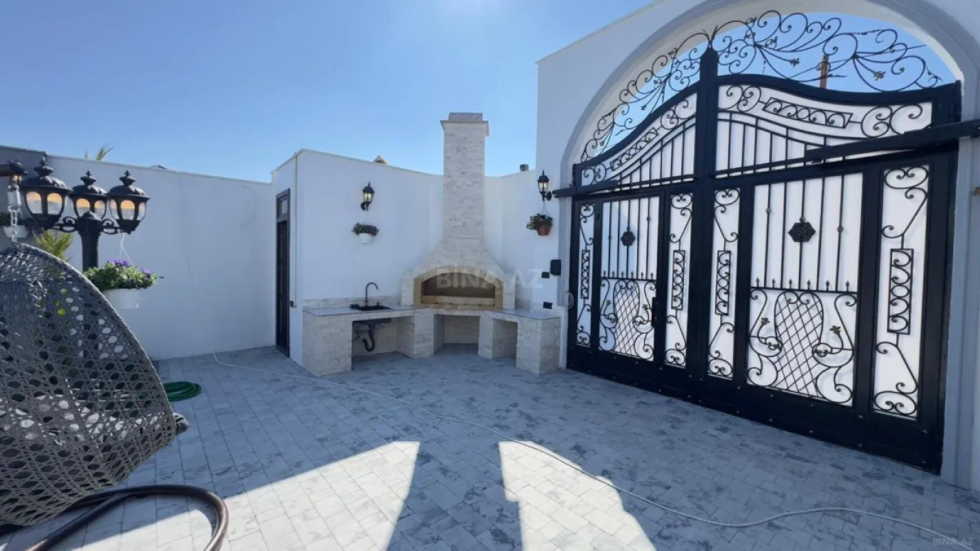 Satılır 5 otaqlı həyət evi 240 m²