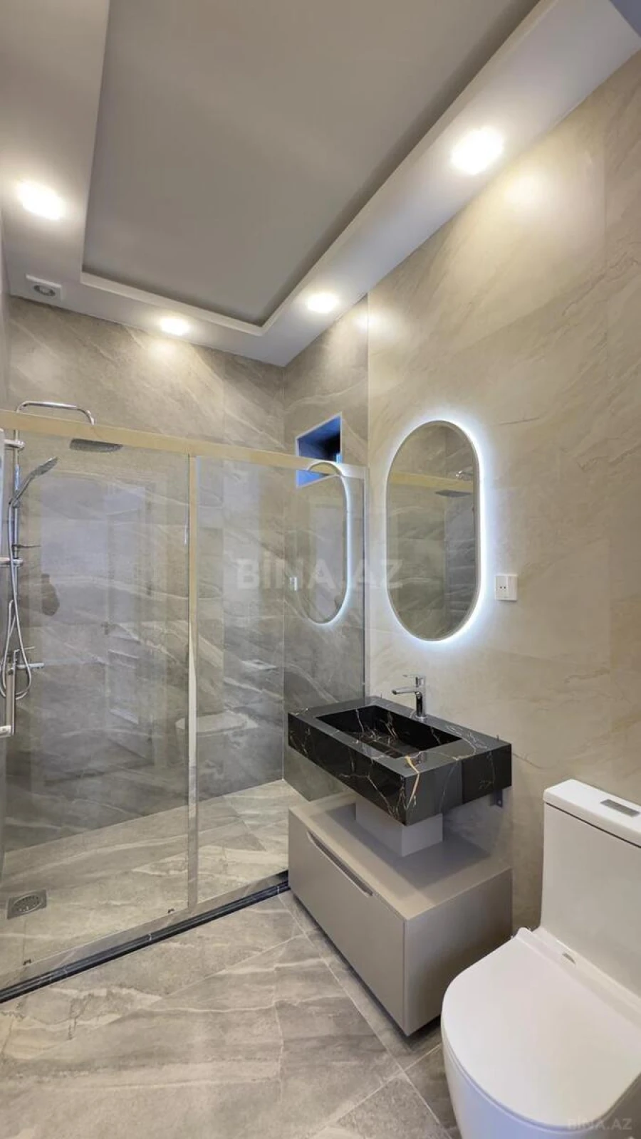 Satılır 5 otaqlı həyət evi 240 m²