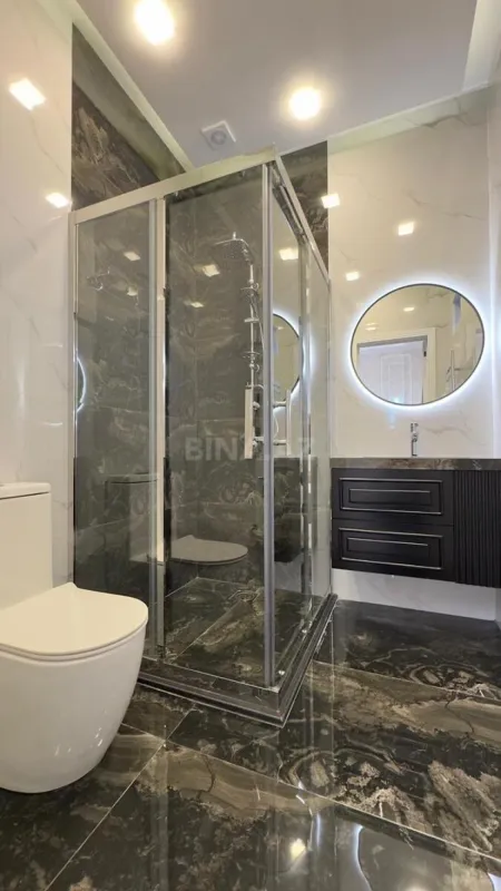 Satılır 5 otaqlı həyət evi 240 m²