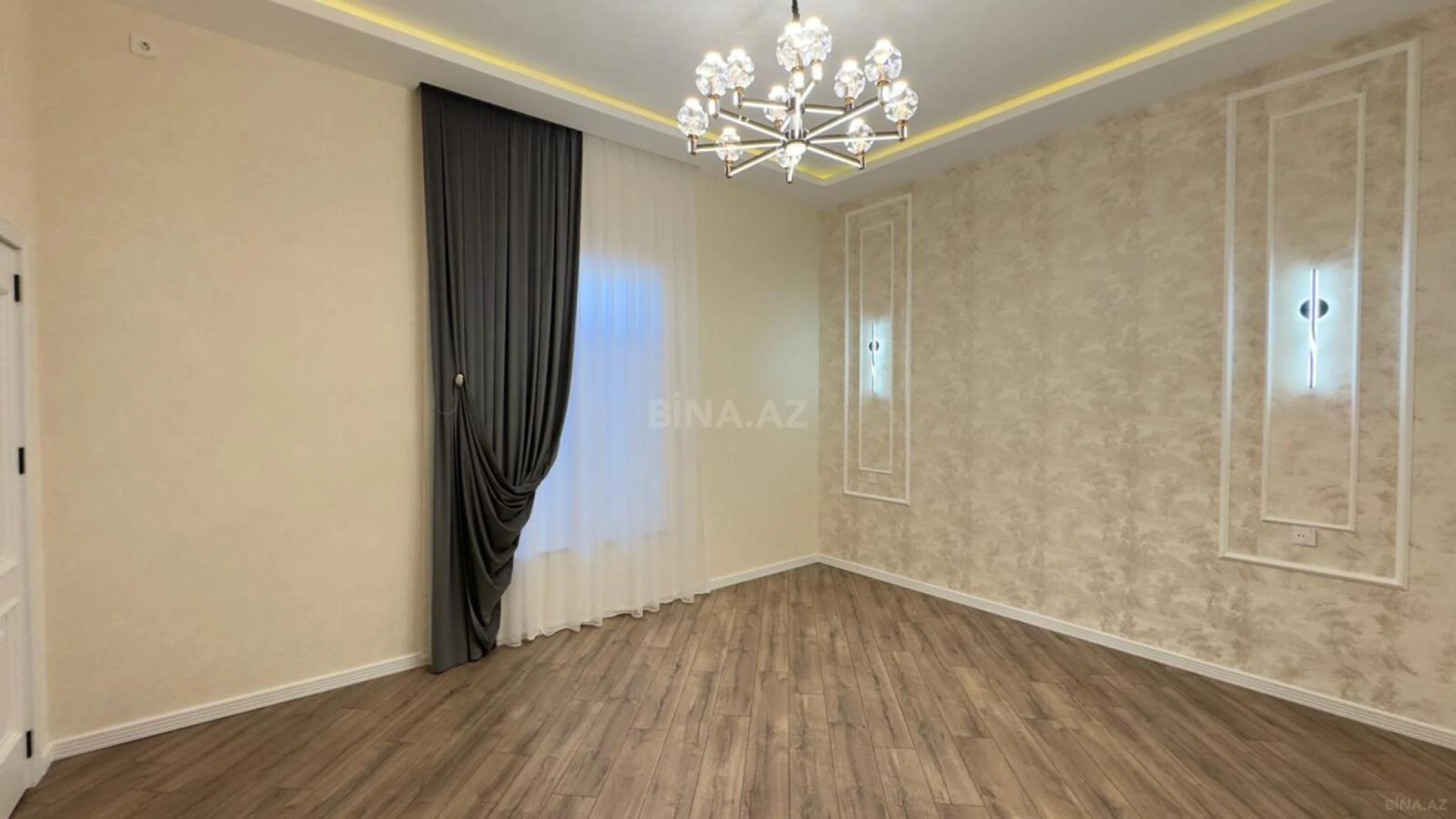 Satılır 5 otaqlı həyət evi 240 m²