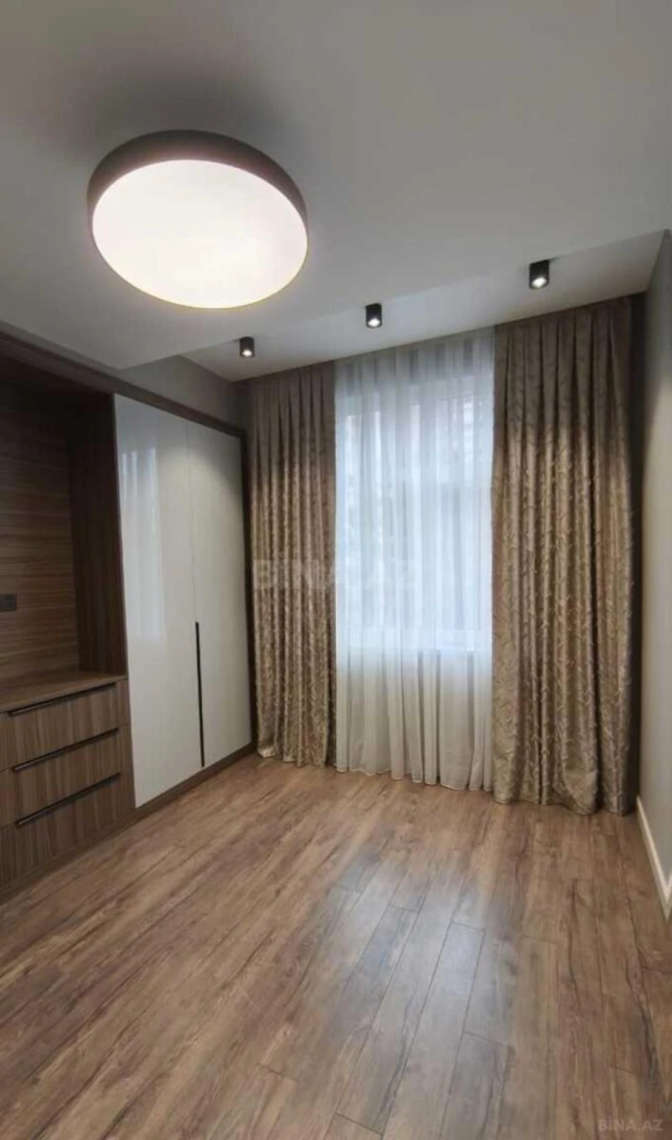 Satılır 3 otaqlı mənzil 74 m²