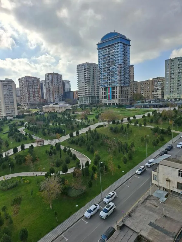 Satılır 3 otaqlı mənzil 150 m²