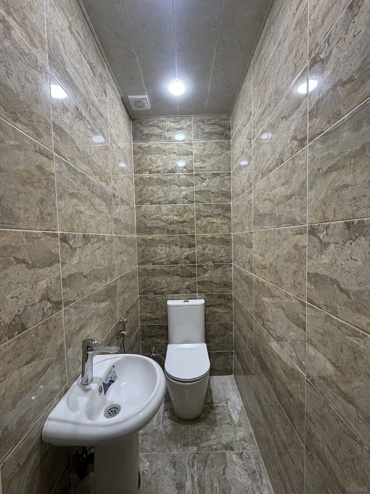 Kirayə verilir 2 otaqlı mənzil 80 m²
