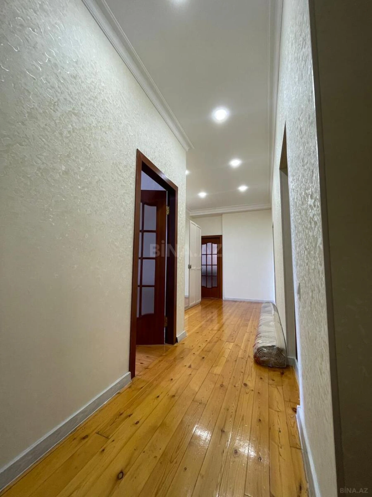 Satılır 2 otaqlı mənzil 81 m²