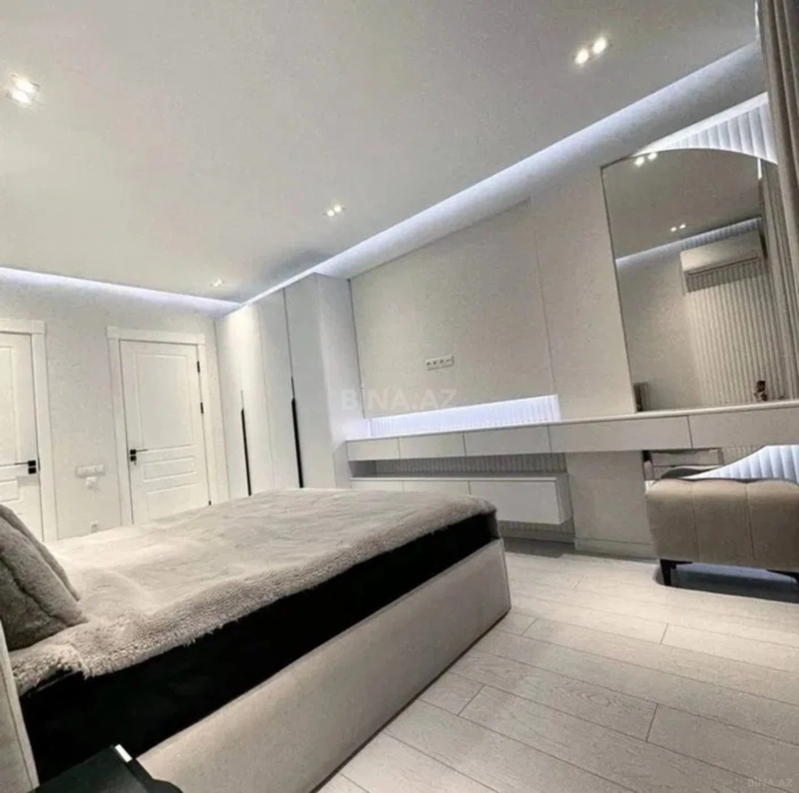 Kirayə verilir 3 otaqlı mənzil 114 m²