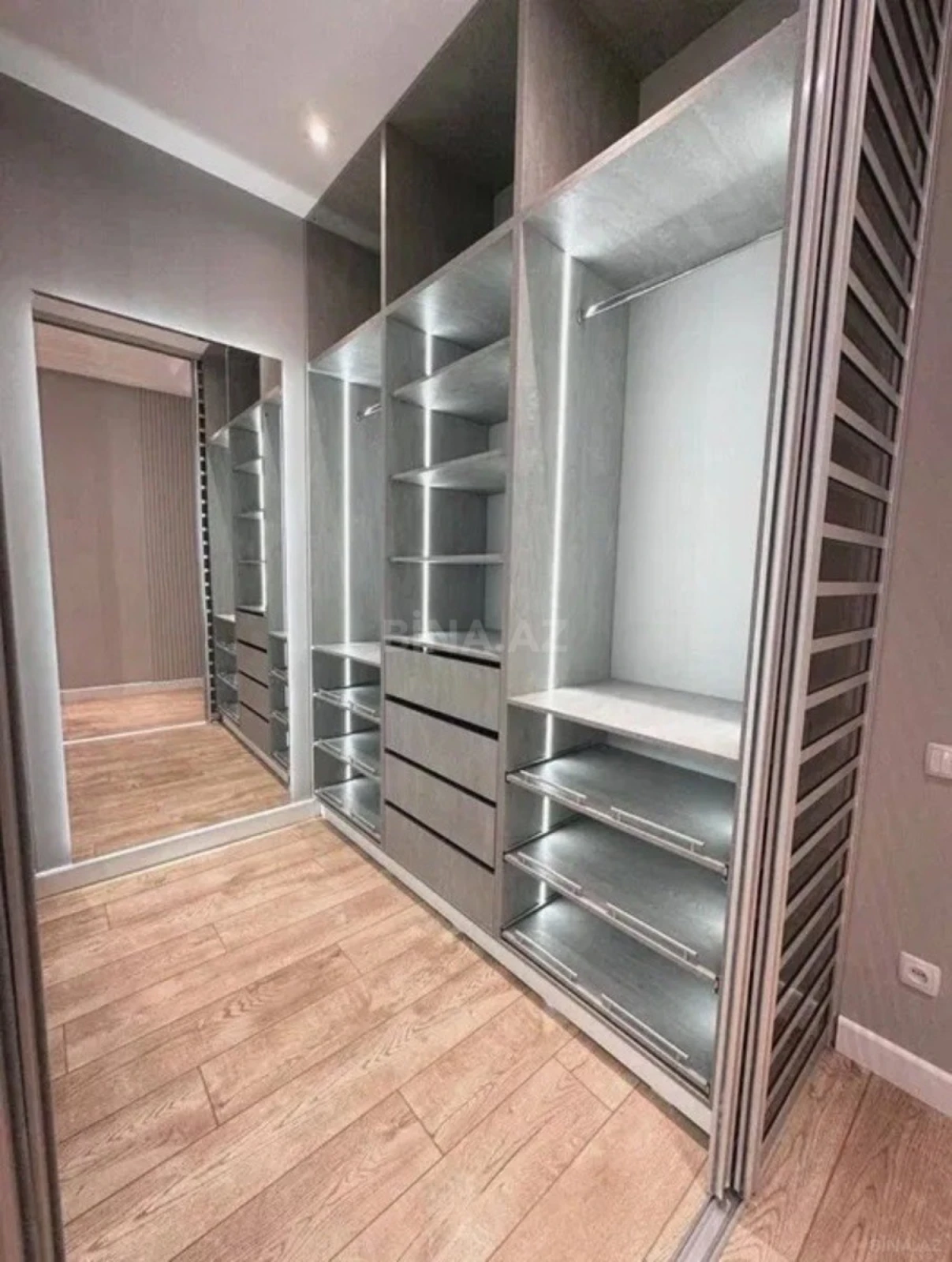 Kirayə verilir 3 otaqlı mənzil 114 m²