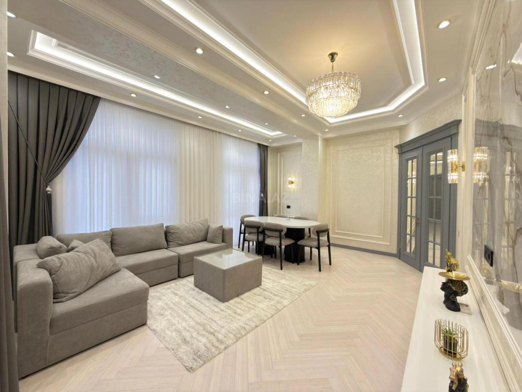 Satılır 5 otaqlı mənzil 185 m²