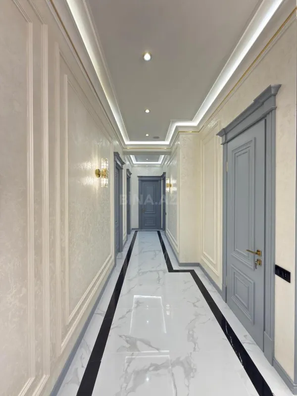Satılır 5 otaqlı mənzil 185 m²