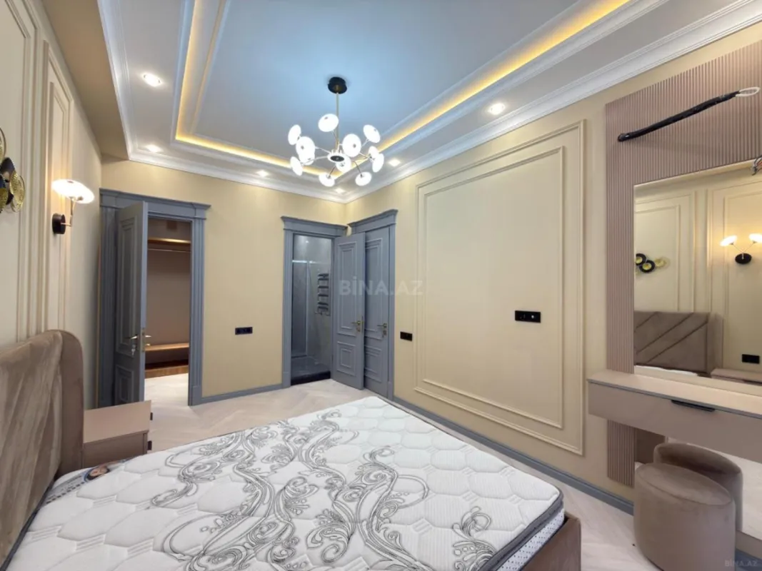 Satılır 5 otaqlı mənzil 185 m²