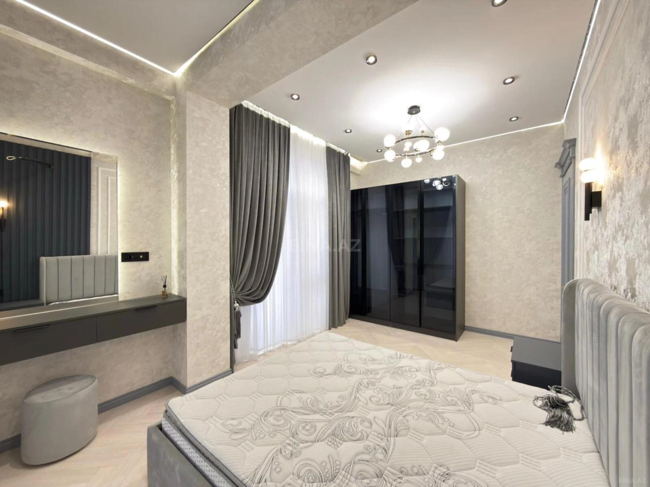 Satılır 5 otaqlı mənzil 185 m²